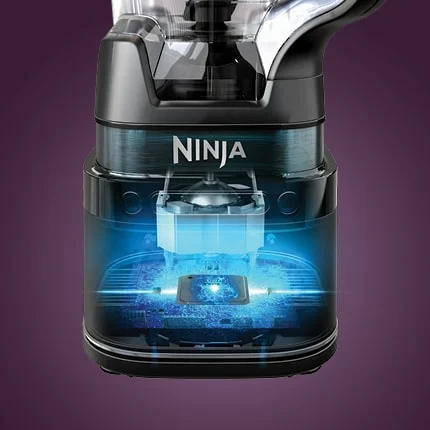 בלנדר Ninja Detect TB403 בפעולה – טחינת חומוס במרקם אחיד